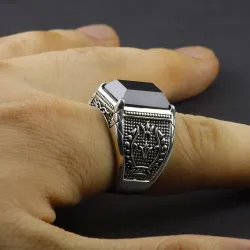 Retro signet for menn - med svart onyx stein - 925 sterling sølv
