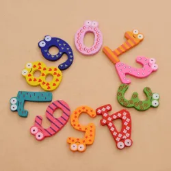 Kjøleskapsmagneter i tre - fargerike bokstaver / tall