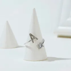 Ring som kan endre størrelse - A-Z alfabetbokstaver med rhinestones