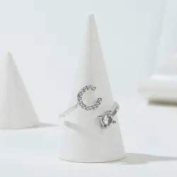 Ring som kan endre størrelse - A-Z alfabetbokstaver med rhinestones