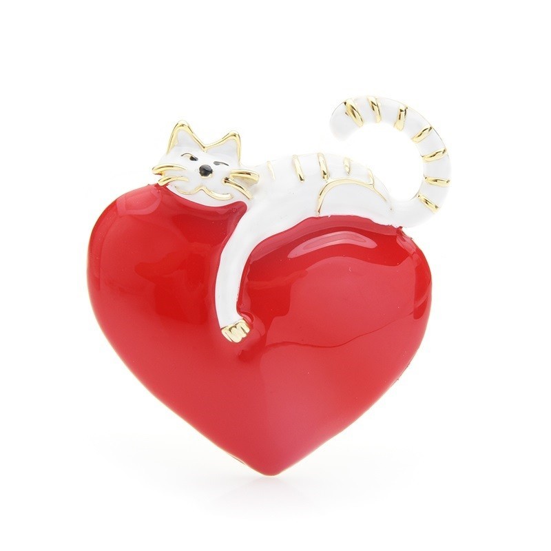 Rött hjärta med lat katt - emalj brosch