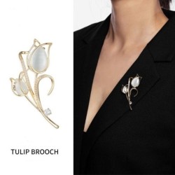 BrochesBroche en forma de tulipán blanco - con cristales