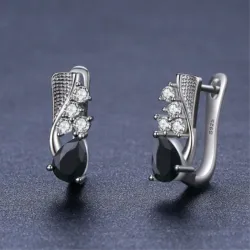 Elegant silver earrings with black crystalEarrings