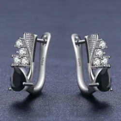 Elegant silver earrings with black crystalEarrings