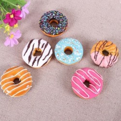 Ímãs decorativos de geladeira - donuts coloridos