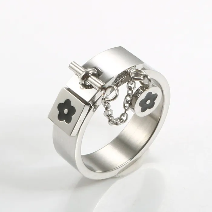 Lucky flower charm - med kæde - ring - rustfrit stål