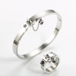 Lucky flower charm - med kjede - ring - rustfritt stål