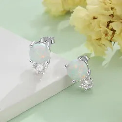 Boucles d'oreilles élégantes - avec opale ronde / cristal