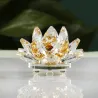 Fargerik lotusblomst i krystall - figur