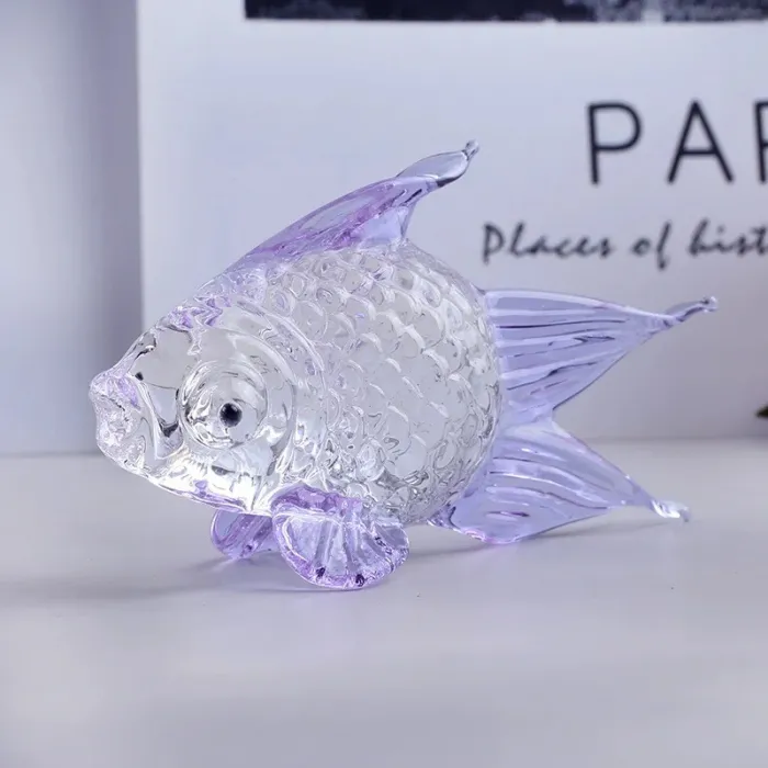 Figurina di pesce rosso in cristallo colorato