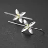 AretesFlor de plata con cuatro hojas - pendientes