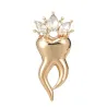 Tand med krystalkrone - broche