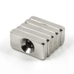 N35 neodymmagnetblokk med 4mm hull 20 * 10 * 4mm 10 stk.