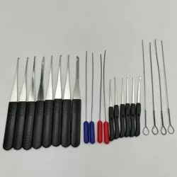 22-teiliges Schlosser-Werkzeugset mit Spannschlüssel – abgebrochener Schlüssel