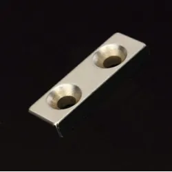 Neodymiummagneet N35 Sterk Blok Verzonken Gat Van 2 - 4 mm 30 * 10 * 5 mmN35