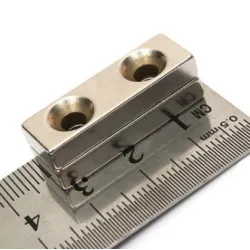 N35 Neodymium Magnet bloco forte Countersunk com 2 - 4mm Hole 30 * 10 * 5mm