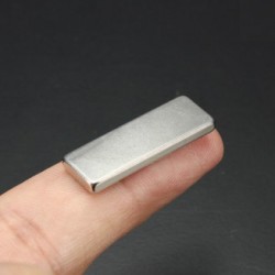 N35 Neodymium Magnet Strong Cuboid Block 30 * 10 * 3mm 5pcs
