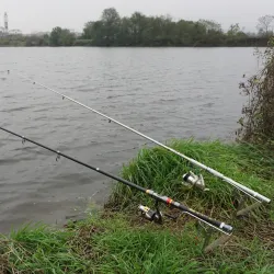 Suporte automático da haste de pesca do ângulo da mola dupla
