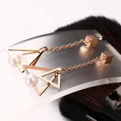 Triangle Pearl Drop Earrings Näytä tarkat tiedot