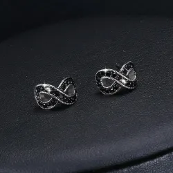 Black crystal infinity stud örhängen