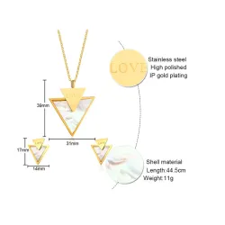 Lähellä hotellia Love & Triangle Stylish Jewelry Set