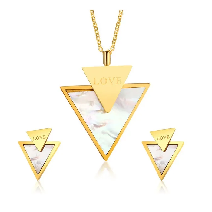Lähellä hotellia Love & Triangle Stylish Jewelry Set