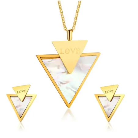 Lähellä hotellia Love & Triangle Stylish Jewelry Set