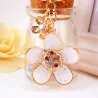 Daisy flower with pearl and crystal - keyring