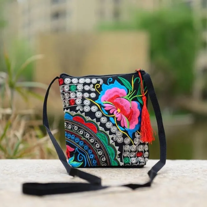 Etninen mini olkapää kirjotettu crossbody laukku