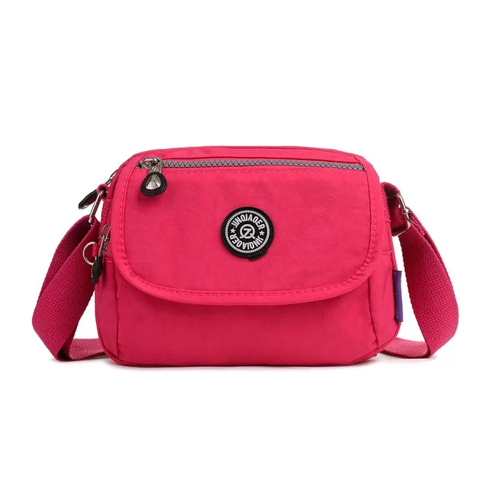 Vedenpitävä nylon crossbody & shoulder small laukku