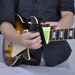 Electric guitar strings cleaner
