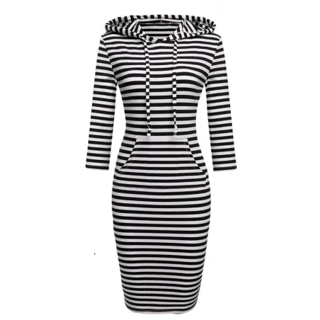 Vestido com capuz listrado com bolsos