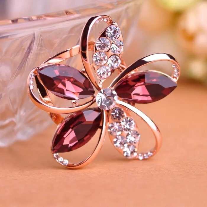 BrochesBroche de flores de cristal