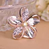 broche de flor de cristal