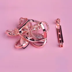 broche de flor de cristal