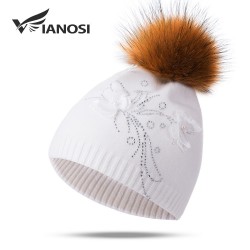 Cappello in lana di pompomello in pelliccia di volpe naturale