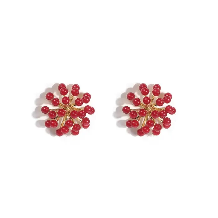 Pearl flower - small stud earrings