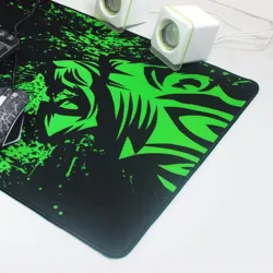 Locking edge gaming mouse pad