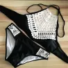 Lace bikini, joka työntää