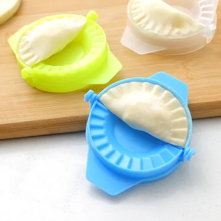 Plast dumplings maker