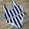 Gestreifter Badeanzug - Bikini mit Aufschub