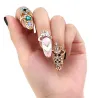 UñasAnillo de uñas con cristales