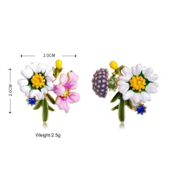 Pieni chrysanthemum stud earrings