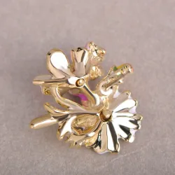 Pieni chrysanthemum stud earrings