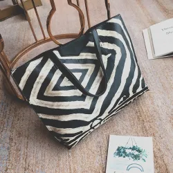 Nahkapussi, jossa on zebra-kuvio - 3 pc