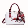 Ledertasche mit Blumenprint