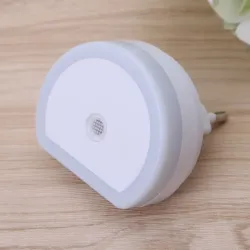Plugue do carregador USB duplo LED com luz do sensor