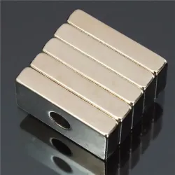 N35 vahva neodymium cuboid magneetti 20 * 10 * 4 mm 4 mm reikä 5 pcs