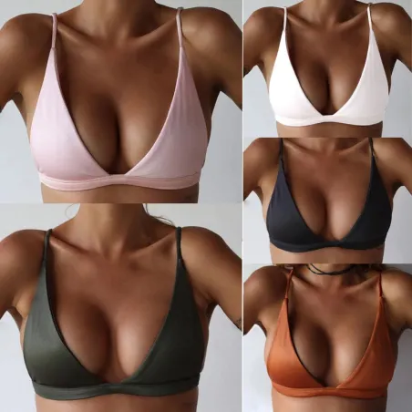 Seksikäs bikini-bra työntämällä ylös