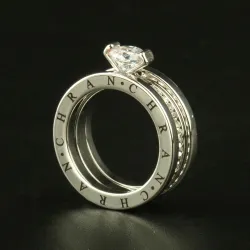 Elegant ring with Austrian crystal